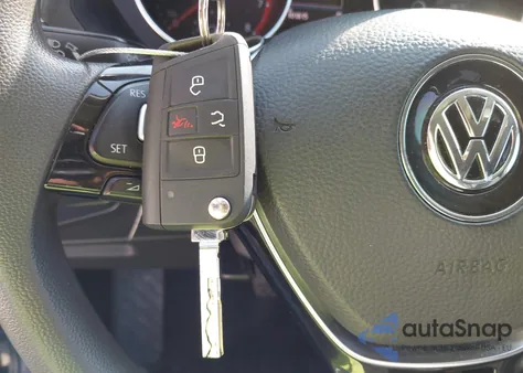 2018 Volkswagen Tiguan 2.0T S z USA, uszkodzony, nr VIN 3VV1B7AXXJM115224